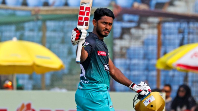 খুলনাকে উড়িয়ে প্লে-অফে চট্টগ্রাম খুলনাকে উড়িয়ে প্লে-অফে চট্টগ্রাম