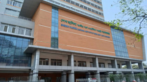 বাঁচানো গেল না সাবেক স্বামীর দেওয়া আগুনে দগ্ধ লতাকে