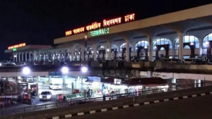 ডলার সংকটের নেপথ্যে ব্যাংক-মানিএক্সচেঞ্জ চক্র, বিমানবন্দরে দুদকের অভিযান