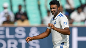 রাজকোট টেস্টের মাঝপথে দল ছাড়লেন অশ্বিন