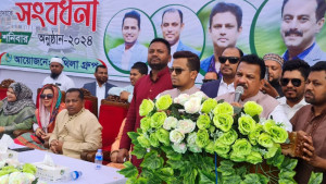 চীন-আমেরিকা আমাদের সঙ্গে প্রেম করতে চায়: নজরুল ইসলাম বাবু