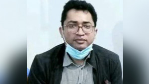খেলতে গিয়ে হৃদরোগে আক্রান্ত হয়ে চিকিৎসকের মৃত্যু