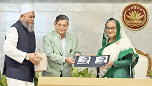 ‌‌‘জাতির পিতার সমাধিসৌধ’ গ্রন্থের মোড়ক উন্মোচন করলেন প্রধানমন্ত্রী