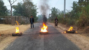 ইউপিডিএফের ডাকে সাজেক পর্যটন সড়কে আধাবেলা অবরোধ
