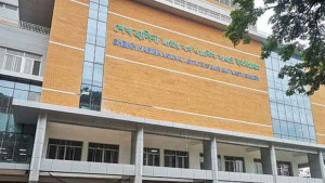 পোড়ার যন্ত্রণার মধ্যেও অনাগত সন্তান নিয়ে দুশ্চিন্তায় মিলি