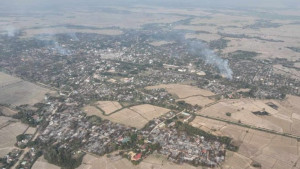 জ্বলছে কাওলিন শহরের বাড়িঘর, রাখাইনে নিহত ৮০ সৈন্য