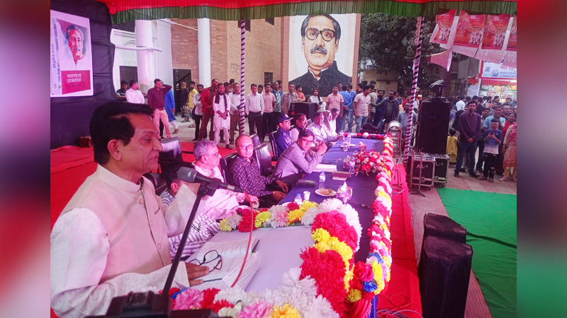 বই পড়তে সন্তানদের উৎসাহিত করার আহ্বান এ. কে. আজাদের বই পড়তে সন্তানদের উৎসাহিত করার আহ্বান এ. কে. আজাদের