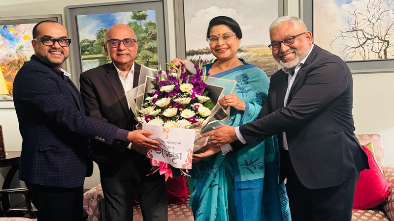 ‘পদ্মশ্রী’ প্রাপ্তিতে বন্যাকে ফুলেল শুভেচ্ছা সংগীত ঐক্যের ‘পদ্মশ্রী’ প্রাপ্তিতে বন্যাকে ফুলেল শুভেচ্ছা সংগীত ঐক্যের