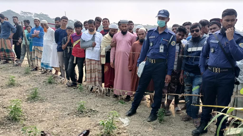 বিয়ের একদিন পর বাড়ির পাশে মিলল যুবকের মরদেহ বিয়ের একদিন পর বাড়ির পাশে মিলল যুবকের মরদেহ