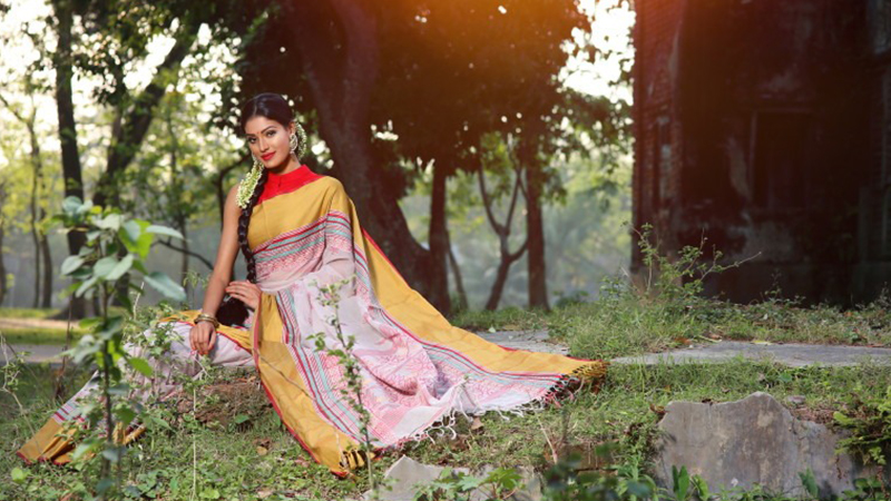 টাঙ্গাইল শাড়িতে বসন্তদিনের সাজ টাঙ্গাইল শাড়িতে বসন্তদিনের সাজ