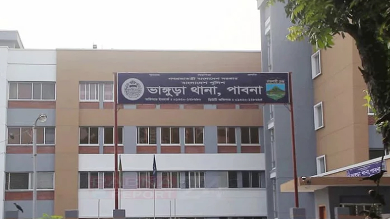গৃহবধূকে তুলে নিয়ে ধর্ষণ, মাস পেরোলেও গ্রেপ্তার হয়নি আসামি গৃহবধূকে তুলে নিয়ে ধর্ষণ, মাস পেরোলেও গ্রেপ্তার হয়নি আসামি