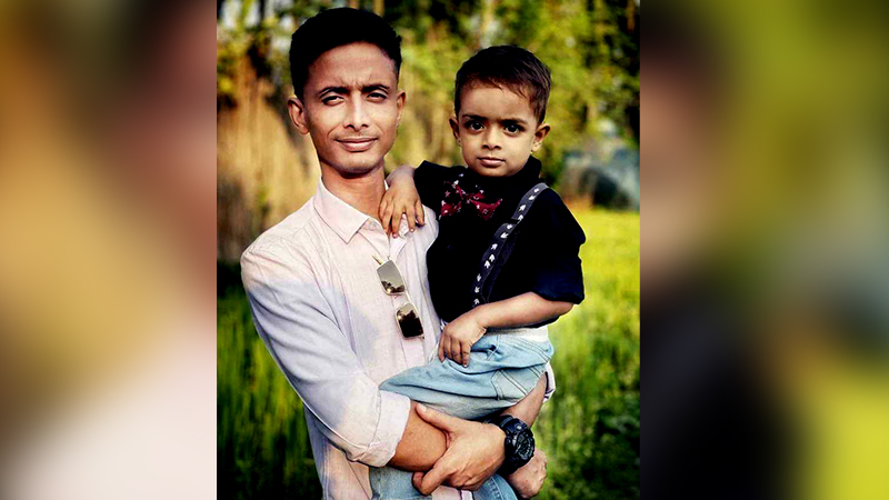 চাকরি পেয়ে স্ত্রীকে নিয়ে যাচ্ছিলেন ঢাকায়, পথে বাবা-ছেলের মৃত্যু চাকরি পেয়ে স্ত্রীকে নিয়ে যাচ্ছিলেন ঢাকায়, পথে বাবা-ছেলের মৃত্যু
