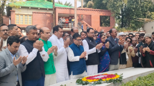 বঙ্গবন্ধুর সমাধিতে প্রধানমন্ত্রীর কার্যালয়ের কর্মকর্তাদের শ্রদ্ধা