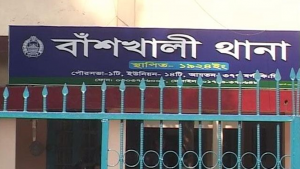 পুলিশ-গ্রাম পুলিশকে কুপিয়ে পালানোর চেষ্টা আসামির