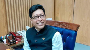 চাকরিতে ক্যাডার বৈষম্য নিরসনে পদক্ষেপ নেওয়া হবে