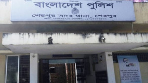 চুলকানির গাছ দিয়ে অপদস্থের চেষ্টায় ৩ ছাত্রী অসুস্থ, আটক ২