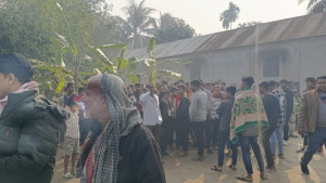 নরসিংদীর এক কেন্দ্রে ভোট স্থগিত, প্রিজাইডিং কর্মকর্তাকে জিজ্ঞাসাবাদ