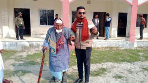 ১১০ বছর বয়সে ভোট দিয়ে খুশি রুহুল আমিন