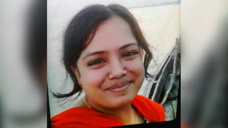 ট্রেনে আগুনে ‘পুড়ে ছাই’ মা এলিনা, কান্না থামছে না ছোট্ট আরফানের ট্রেনে আগুনে ‘পুড়ে ছাই’ মা এলিনা, কান্না থামছে না ছোট্ট আরফানের