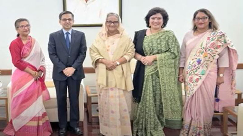 প্রধানমন্ত্রীকে অভিনন্দন জানালেন ভারতীয় হাইকমিশনার প্রধানমন্ত্রীকে অভিনন্দন জানালেন ভারতীয় হাইকমিশনার