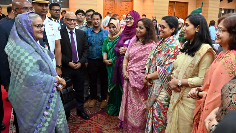 বাজেট-পরবর্তী নৈশভোজে প্রধানমন্ত্রী বাজেট-পরবর্তী নৈশভোজে প্রধানমন্ত্রী