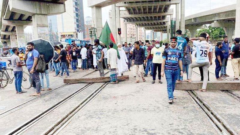 ঢাকার সঙ্গে সারাদেশের ট্রেন চলাচল শুরু ঢাকার সঙ্গে সারাদেশের ট্রেন চলাচল শুরু