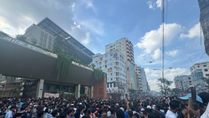 পুলিশকে উদ্ধারে এলো তিন হেলিকপ্টার