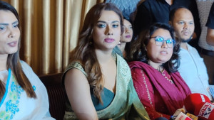 নির্মাতাকে চড় মারার প্রশ্নে নায়িকা বললেন, ‘কিছু না কিছু’ ঘটেছে