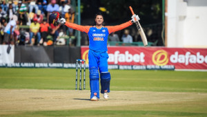 অভিষেকের ঝড়ো সেঞ্চুরিতে বড় সংগ্রহ ভারতের 