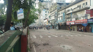 চাঁনখারপুল এলাকায় ৩ শিক্ষার্থী গুলিবিদ্ধ 