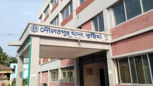 থানায় ঢুকে বাবা হত্যার দায় স্বীকার, কিশোরীর বিরুদ্ধে মায়ের মামলা