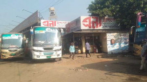 যাত্রী নেই, চলছে না দূরপাল্লার বাস