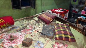 গুরুদাসপুরে বাড়ি-ঘর ভাঙচুর ও লুটপাটের অভিযোগ