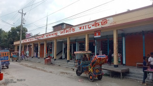 জমি দখল করে ইউপি চেয়ারম্যানের মার্কেট নির্মাণ