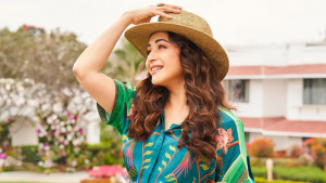  মাধুরী যে কারণে বিপাকে পড়লেন