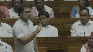 রাহুলের ‘হিন্দু’ মন্তব্যের জেরে উত্তাল লোকসভা