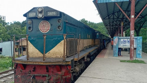 চবিতে শাটল চলাচল বন্ধ রেখেছে প্রশাসন 