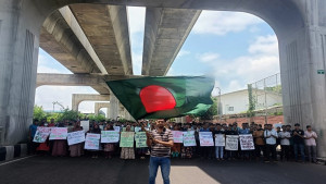 আগারগাঁও মোড়ে শেকৃবি শিক্ষার্থীদের অবরোধ