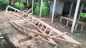 চলনবিলে কমেছে নৌকার চাহিদা, বিক্রিতেও ভাটা