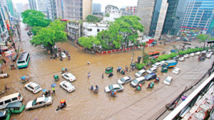 বৃষ্টিতে ভাসল রাজধানী অবর্ণনীয় দুর্ভোগ