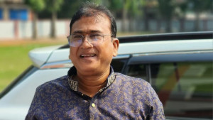 রাজনৈতিক বিবেচনায় এমপি আজীম পান অব্যাহতি