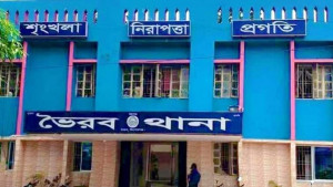 জমি লিখে দিতে বাবা-মাকে নির্যাতনের অভিযোগ সন্তানদের বিরুদ্ধে