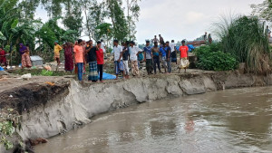 যমুনায় পানি বাড়ায় ভাঙ্গনের তীব্রতা বৃদ্ধি