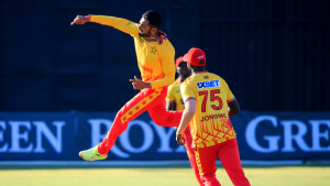 চ্যাম্পিয়ন ভারতকে হারিয়ে দিল জিম্বাবুয়ে 