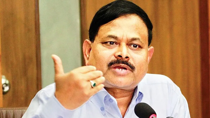 সাবেক সেনাপ্রধান আজিজের ‘দুর্নীতির’ অনুসন্ধান চেয়ে রিট সাবেক সেনাপ্রধান আজিজের ‘দুর্নীতির’ অনুসন্ধান চেয়ে রিট