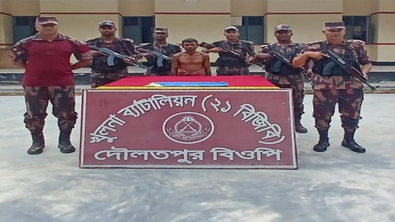 কোটি টাকা মূল্যের স্বর্ণের বার উদ্ধার কোটি টাকা মূল্যের স্বর্ণের বার উদ্ধার