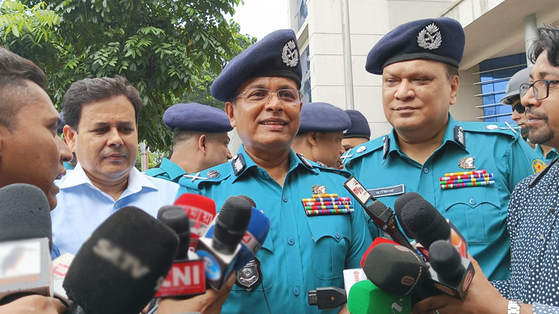 অনলাইনে জঙ্গি তৎপরতা পুলিশের বড় চ্যালেঞ্জ অনলাইনে জঙ্গি তৎপরতা পুলিশের বড় চ্যালেঞ্জ