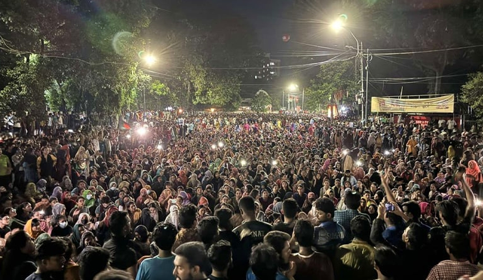 ঢাবিতে ‘রাজাকার’ স্লোগানে ‘হতবাক ও ক্ষুব্ধ’ সাংস্কৃতিক জোট ঢাবিতে ‘রাজাকার’ স্লোগানে ‘হতবাক ও ক্ষুব্ধ’ সাংস্কৃতিক জোট