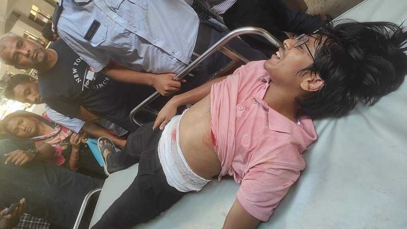 গুলিবিদ্ধ জবির চার শিক্ষার্থীর অবস্থা আশঙ্কাজনক গুলিবিদ্ধ জবির চার শিক্ষার্থীর অবস্থা আশঙ্কাজনক