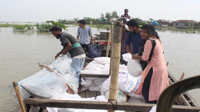 কুড়িগ্রামে বন্যার্তদের পাশে সুহৃদ সমাবেশ কুড়িগ্রামে বন্যার্তদের পাশে সুহৃদ সমাবেশ
